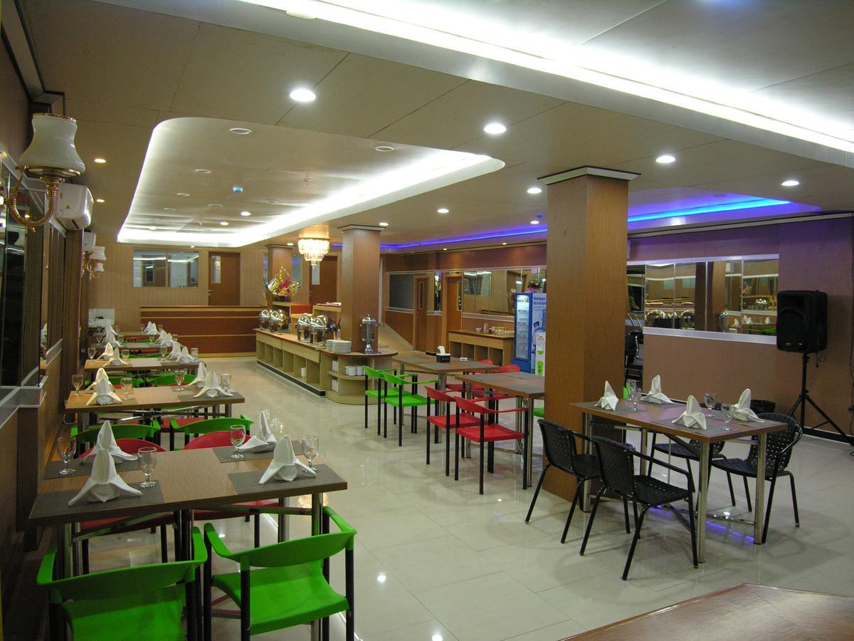 Hotel Delima Banjarmasin  Extérieur photo